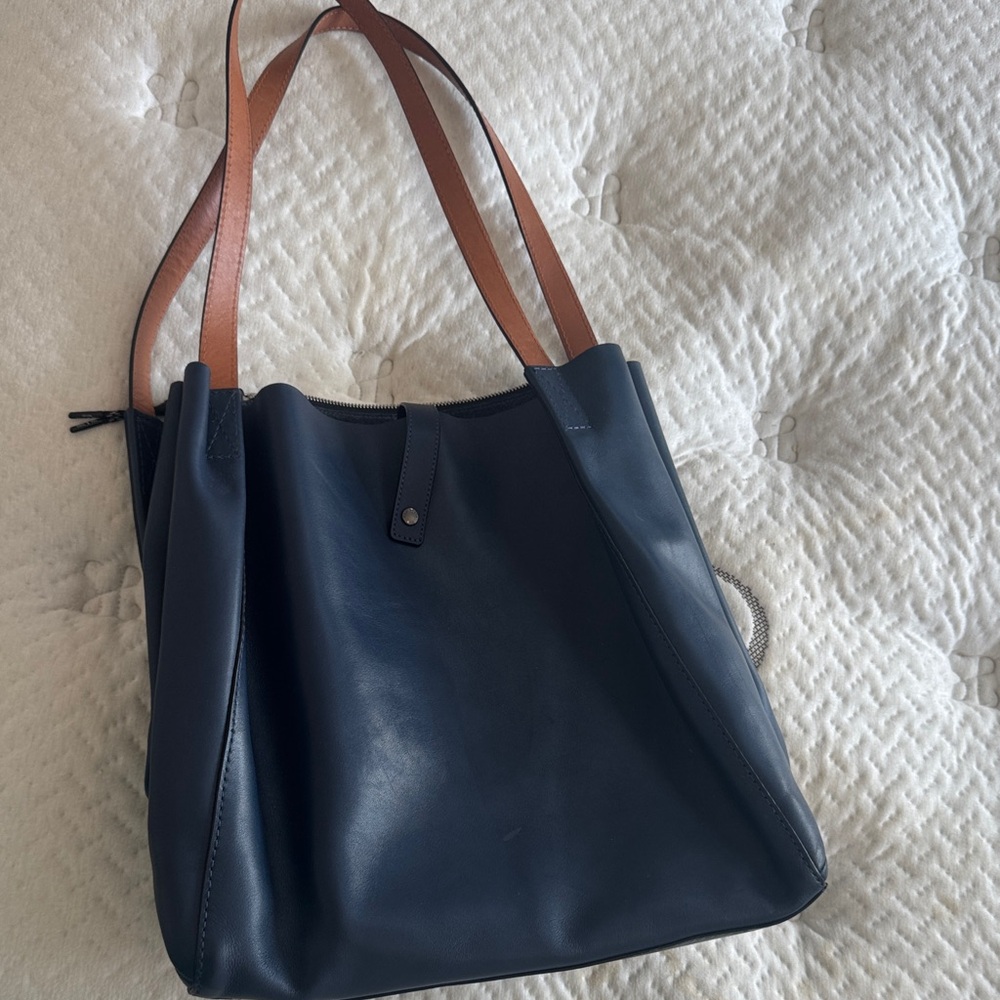 Rag&Bone Passenger Navy Leather Tote with Contrast Brown Straps